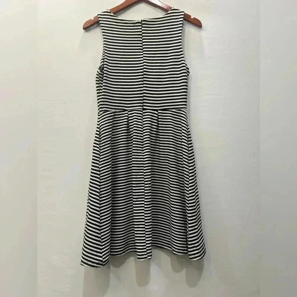 Mary McFadden Black and White Striped Dress - Size Small - Picture 8 of 12